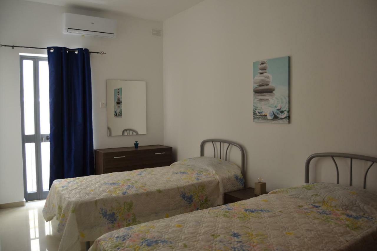 Mellieha Town Centre Bright & Spacious 3 Bedroom Apartment Exterior foto