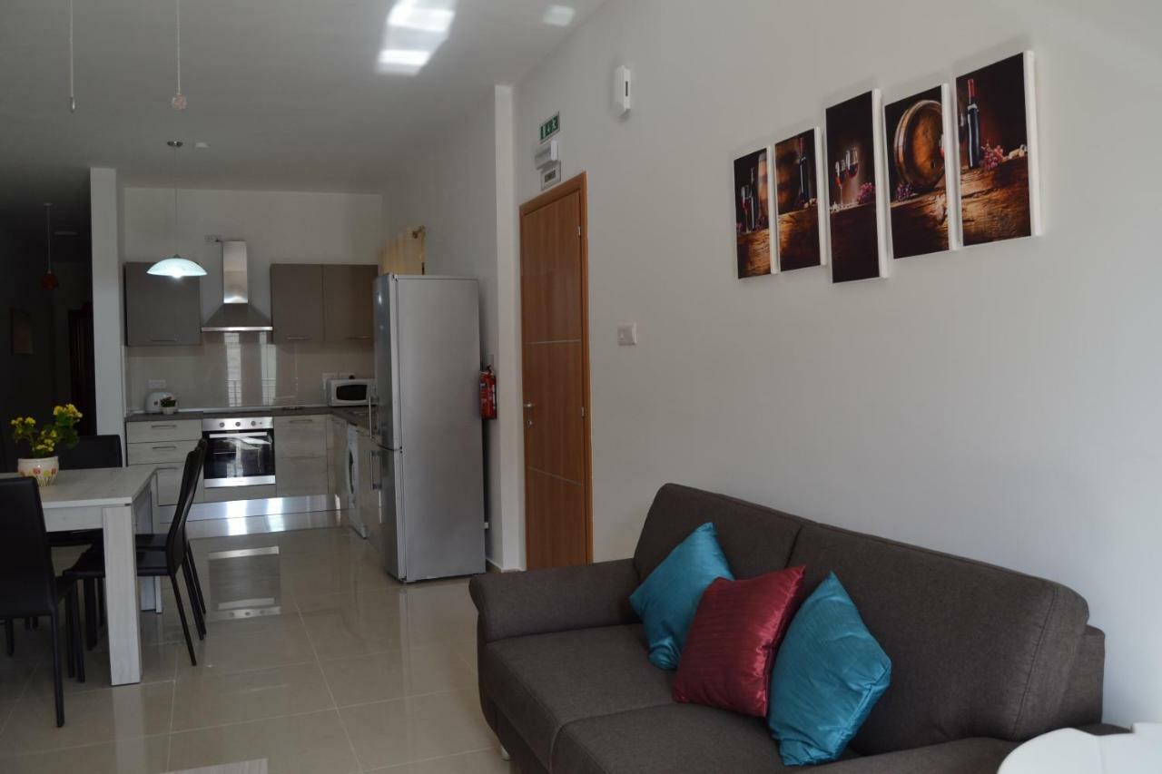 Mellieha Town Centre Bright & Spacious 3 Bedroom Apartment Exterior foto